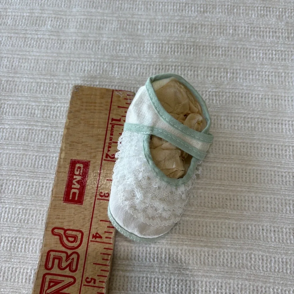 Vintage Infant Baby Booties Satin Lace Mary Jane Christening Shoes Mint Cream